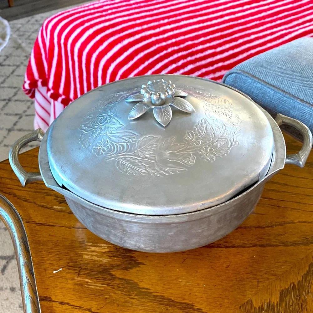 Vintage Everlast Hand Forged Aluminum Casserole Bowl with Lid 9” Interior